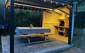 Casa de montaña con chimenea, barbacoa y parking para motos